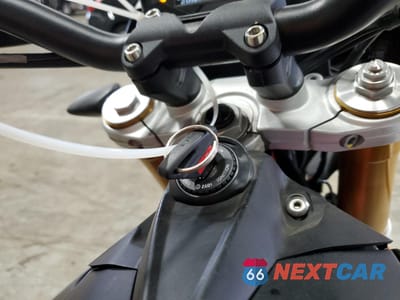 Zdjęcie 8 z 10 samochodu: 2018 APRILIA DORSODURO VIN:ZD4KBU007JS000016 - miniatura