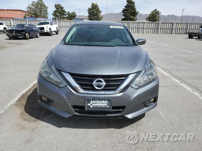 Piąte zdjęcie samochodu w środku: 2018 NISSAN ALTIMA 2.5 VIN:1N4AL3AP1JC295544 - miniatura