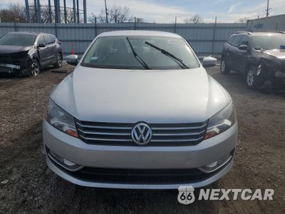 Piąte zdjęcie samochodu w środku: 2015 VOLKSWAGEN PASSAT S VIN:1VWAT7A3XFC121006 - miniatura