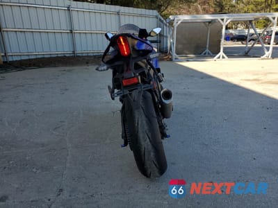 Czwarte zdjęcie samochodu z boku: 2023 YAMAHA YZFR1 VIN:JYARN66E9PA002845 - miniatura
