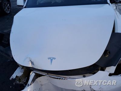 Zdjęcie 11 z 12 samochodu: 2024 TESLA MODEL Y VIN:7SAYGDEE6RA287952 - miniatura