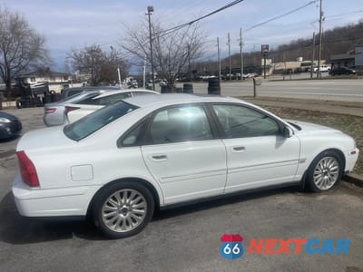 Piąte zdjęcie samochodu w środku: 2004 VOLVO S80 VIN:YV1TS92D441343741 - miniatura