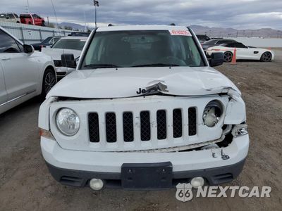 Piąte zdjęcie samochodu w środku: 2015 JEEP PATRIOT SPORT VIN:1C4NJPBA6FD107248 - miniatura