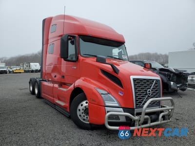 2025 VOLVO VNL SEMI TRUCK 4V4NC9EH9SN685674 - główne zdjęcie licytacji z USA - miniatura