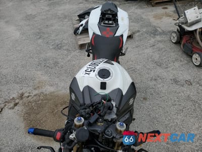 Piąte zdjęcie samochodu w środku: 2009 SUZUKI GSX-R600 VIN:JS1GN7EA192105751 - miniatura