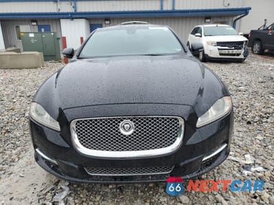 Piąte zdjęcie samochodu w środku: 2012 JAGUAR XJL SUPERSPORT VIN:SAJWA2JC7CMV25096 - miniatura