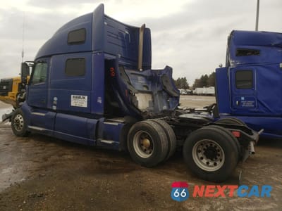 Trzecie zdjęcie samochodu z tyłu: 2022 VOLVO VN SEMI TRUCK VIN:4V4NC9EH3NN304731 - miniatura