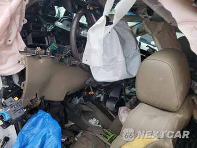 Zdjęcie 8 z 13 samochodu: 2016 CHEVROLET SUBURBAN C1500 LT VIN:1GNSCHKC8GR403338 - miniatura