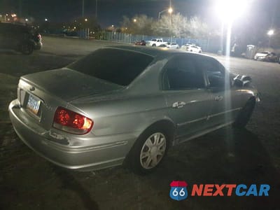 Trzecie zdjęcie samochodu z tyłu: 2003 HYUNDAI SONATA GL VIN:KMHWF25S63A761771 - miniatura