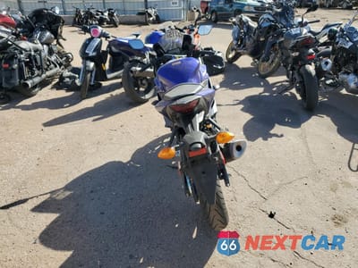 Czwarte zdjęcie samochodu z boku: 2023 YAMAHA YZFR3 A VIN:MH3RH18Y5PK011799 - miniatura