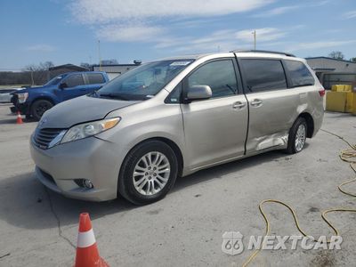 2015 TOYOTA SIENNA XLE 5TDYK3DC8FS678150 - główne zdjęcie licytacji z USA - miniatura