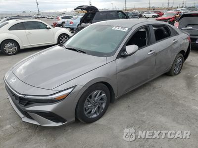 2024 HYUNDAI ELANTRA BLUE KMHLM4DJ2RU117981 - główne zdjęcie licytacji z USA - miniatura