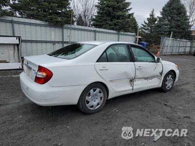 Trzecie zdjęcie samochodu z tyłu: 2005 TOYOTA COROLLA MATRIX XR VIN:2T1KR32E45C323005 - miniatura