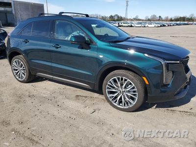 Czwarte zdjęcie samochodu z boku: 2024 CADILLAC XT4 SPORT VIN:1GYFZFR4XRF122099 - miniatura