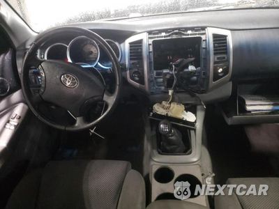 Zdjęcie 8 z 12 samochodu: 2005 TOYOTA TACOMA ACCESS CAB VIN:5TEUU42N75Z051234 - miniatura