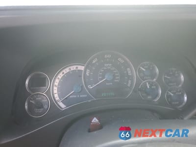 Zdjęcie 9 z 13 samochodu: 2002 CADILLAC ESCALADE LUXURY VIN:1GYEK63N32R103593 - miniatura