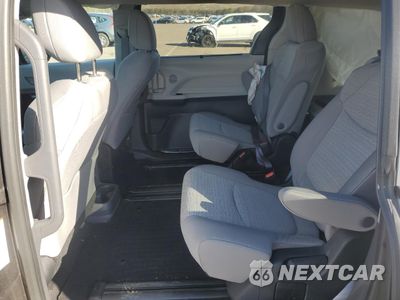 Zdjęcie 11 z 15 samochodu: 2023 TOYOTA SIENNA LE VIN:5TDKSKFC3PS102559 - miniatura