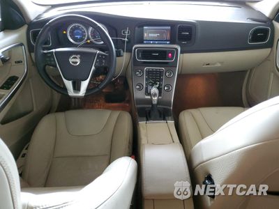 Zdjęcie 8 z 12 samochodu: 2013 VOLVO S60 T5 VIN:YV1612FS8D2211401 - miniatura