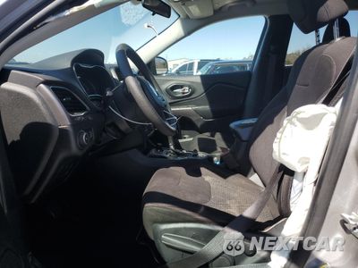 Zdjęcie 7 z 15 samochodu: 2019 JEEP CHEROKEE LATITUDE VIN:1C4PJLCB4KD241100 - miniatura