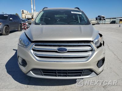 Piąte zdjęcie samochodu w środku: 2018 FORD ESCAPE SE VIN:1FMCU9GD9JUC77511 - miniatura