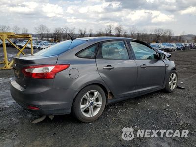 Trzecie zdjęcie samochodu z tyłu: 2014 FORD FOCUS SE VIN:1FADP3F2XEL231927 - miniatura