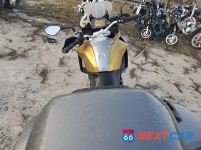 Zdjęcie 6 z 9 samochodu: 2020 BMW F 900 XR VIN:WB10K2301LZ779939 - miniatura