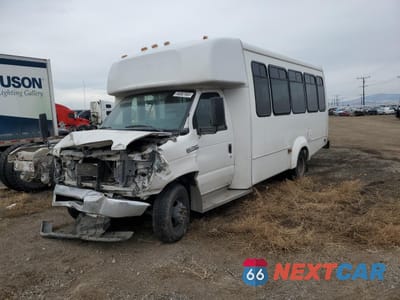 Drugie zdjęcie samochodu z przodu: 2019 FORD ECONOLINE E450 SUPER DUTY CUTAWAY VAN VIN:1FDFE4FS2KDC75503 - miniatura