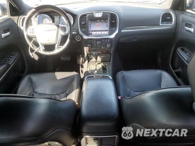 Zdjęcie 8 z 14 samochodu: 2011 CHRYSLER 300C VIN:2C3CK6CT9BH612149 - miniatura