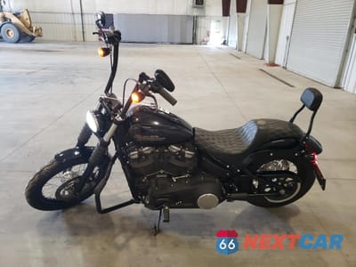 Trzecie zdjęcie samochodu z tyłu: 2020 HARLEY-DAVIDSON FXBB VIN:1HD1YJJ27LB030347 - miniatura