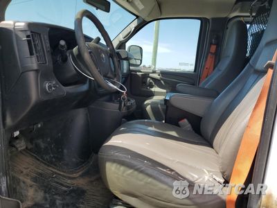 Zdjęcie 7 z 13 samochodu: 2014 CHEVROLET EXPRESS G2500 VIN:1GCWGFCA8E1160819 - miniatura
