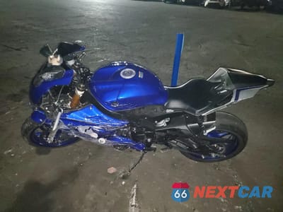 Trzecie zdjęcie samochodu z tyłu: 2017 YAMAHA YZFR6 C VIN:JYARJ28Y3HA001249 - miniatura