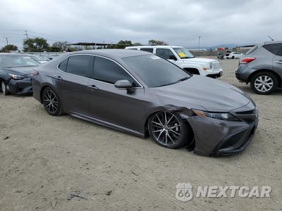 Czwarte zdjęcie samochodu z boku: 2024 TOYOTA CAMRY SE NIGHT SHADE VIN:4T1G11AK9RU206260 - miniatura
