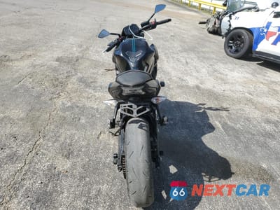 Czwarte zdjęcie samochodu z boku: 2021 KAWASAKI ER650 L VIN:ML5EREL17MDA34963 - miniatura
