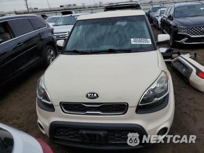 Piąte zdjęcie samochodu w środku: 2013 KIA SOUL + VIN:KNDJT2A64D7542578 - miniatura