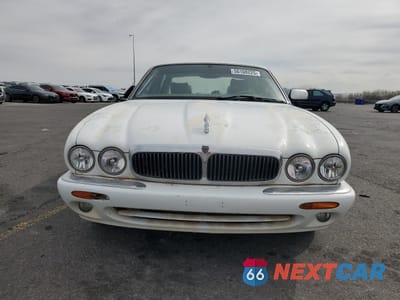 Piąte zdjęcie samochodu w środku: 1999 JAGUAR XJ8 VIN:SAJHX1048XC861105 - miniatura