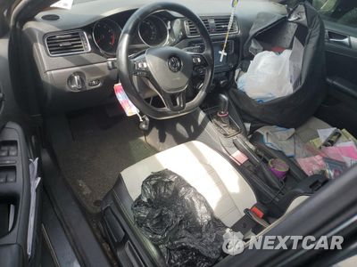Zdjęcie 8 z 12 samochodu: 2016 VOLKSWAGEN JETTA SPORT VIN:3VWD17AJ7GM261550 - miniatura