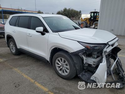 Czwarte zdjęcie samochodu z boku: 2024 TOYOTA GRAND HIGHLANDER XLE VIN:5TDACAB57RS003174 - miniatura