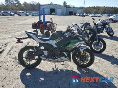 2022 KAWASAKI EX650 N ML5EXEN19NDA72425 - główne zdjęcie licytacji z USA - miniatura