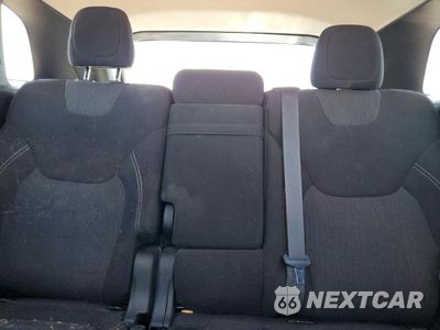 Zdjęcie 19 z 26 samochodu: 2016 JEEP CHEROKEE LATITUDE VIN:1C4PJMCB0GW119447 - miniatura