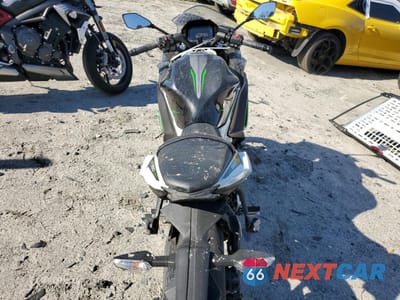 Zdjęcie 6 z 10 samochodu: 2022 KAWASAKI EX650 N VIN:ML5EXEN19NDA72425 - miniatura