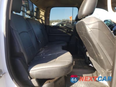 Zdjęcie 10 z 12 samochodu: 2019 RAM 5500 VIN:3C7WRNFL5KG550195 - miniatura