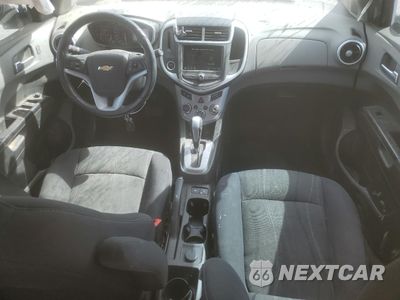 Zdjęcie 8 z 15 samochodu: 2019 CHEVROLET SONIC LT VIN:1G1JD5SB1K4107230 - miniatura