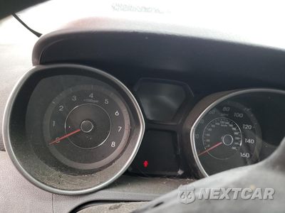Zdjęcie 9 z 12 samochodu: 2011 HYUNDAI ELANTRA GLS VIN:5NPDH4AEXBH060739 - miniatura
