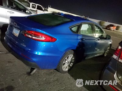 Trzecie zdjęcie samochodu z tyłu: 2019 FORD FUSION SE VIN:3FA6P0LU7KR277239 - miniatura