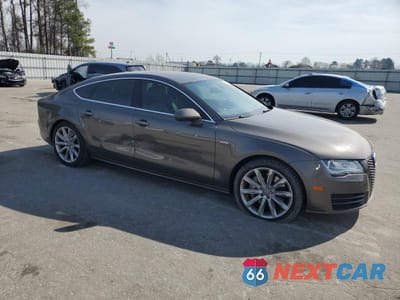 Czwarte zdjęcie samochodu z boku: 2013 AUDI A7 PREMIUM PLUS VIN:WAUYGAFC3DN108589 - miniatura