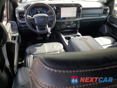 Piąte zdjęcie samochodu w środku: 2024 FORD F450 SUPER DUTY VIN:1FT8W4DT8RED97812 - miniatura
