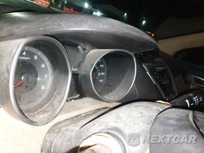Zdjęcie 9 z 12 samochodu: 2012 HYUNDAI ELANTRA GLS VIN:KMHDH4AE5CU294550 - miniatura