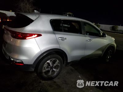 Trzecie zdjęcie samochodu z tyłu: 2021 KIA SPORTAGE LX VIN:KNDPM3AC3M7895249 - miniatura