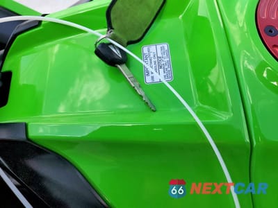 Zdjęcie 8 z 9 samochodu: 2014 KAWASAKI ZX1000 K VIN:JKAZXCK18EA010023 - miniatura