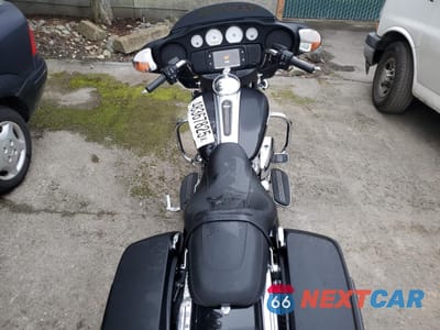 Zdjęcie 6 z 9 samochodu: 2018 HARLEY-DAVIDSON FLHX STREET GLIDE VIN:1HD1KBC12JB662231 - miniatura